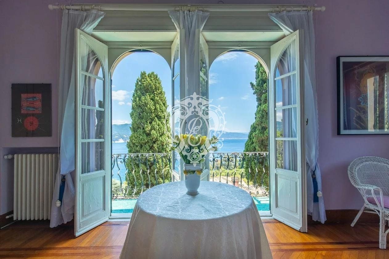 Villa en Santa Margherita Ligure, Italia, 380 m2 - imagen 1