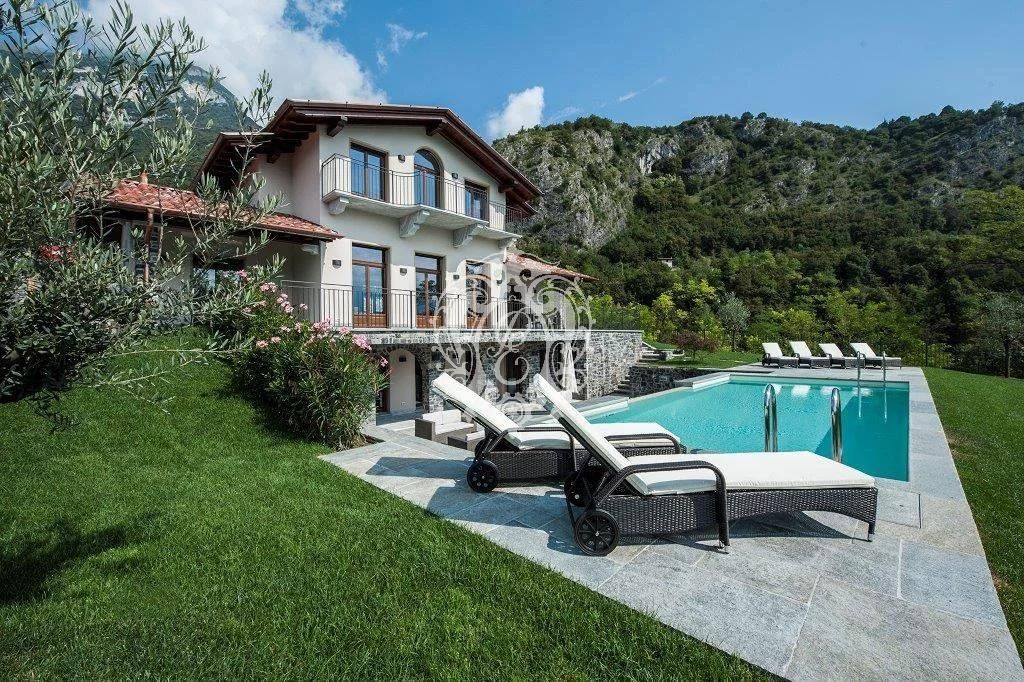 Villa in Tremezzina, Italien, 366 m2 - Foto 1