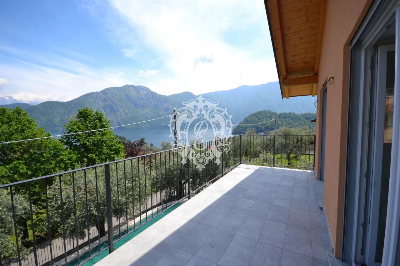 Villa in Tremezzina, Italy, 200 sq.m - picture 1
