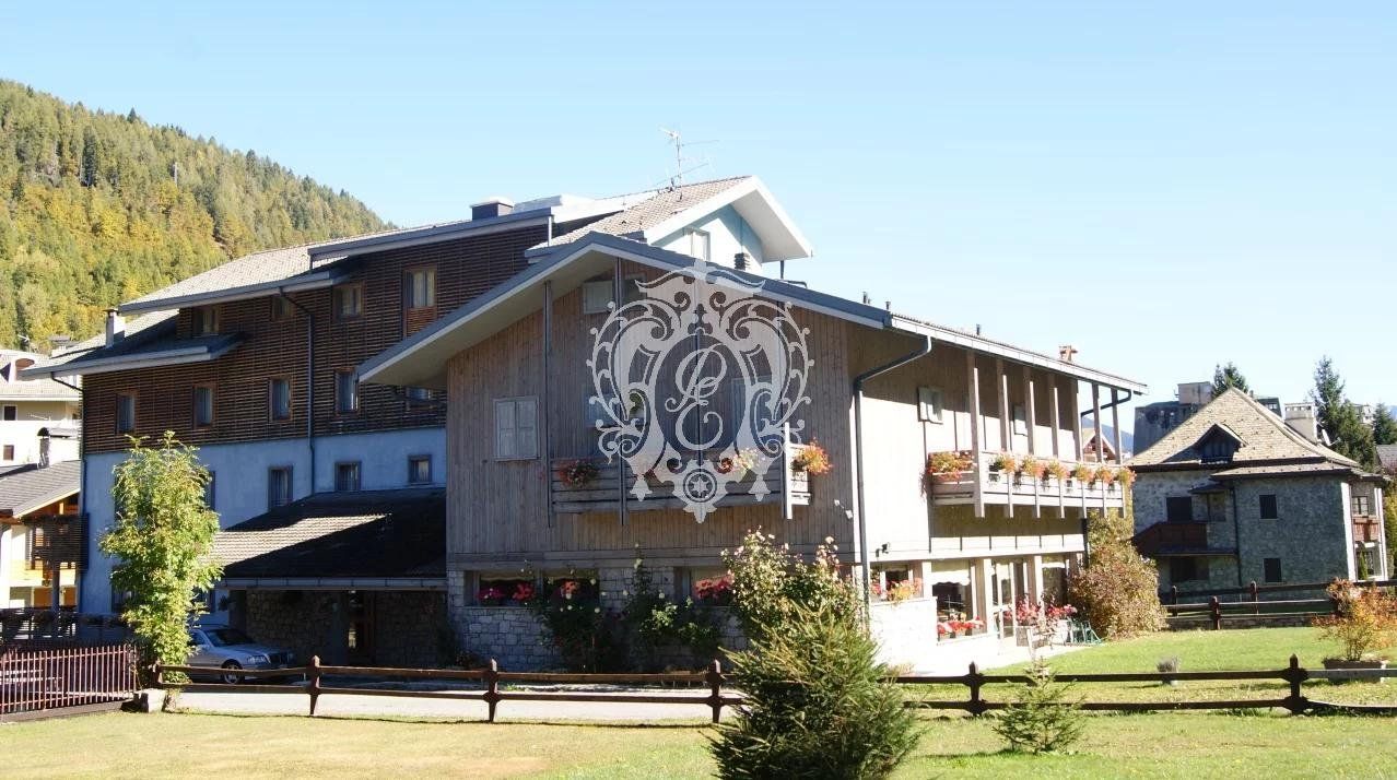 Hotel in Aprica, Italy, 1 732 sq.m - picture 1