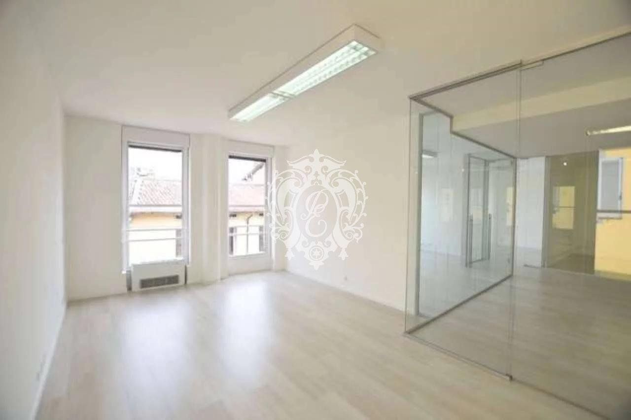 Office in Como, Italy, 190 sq.m - picture 1