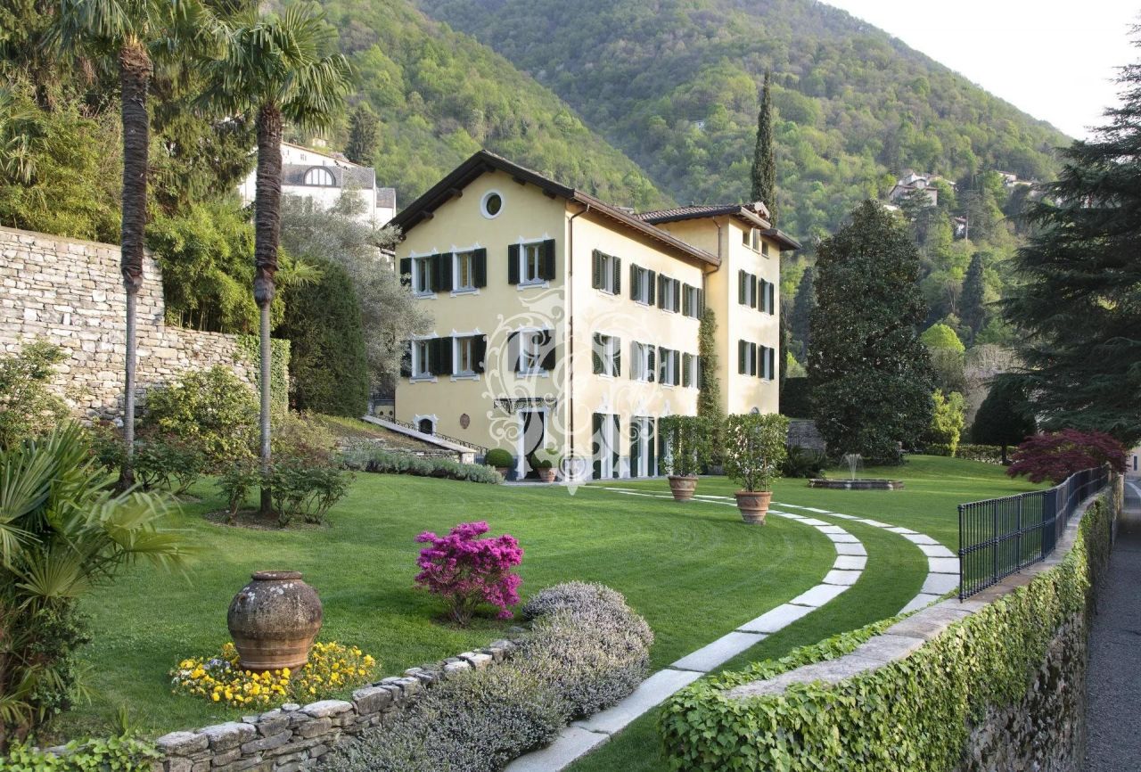Villa in Blevio, Italy, 1 120 sq.m - picture 1