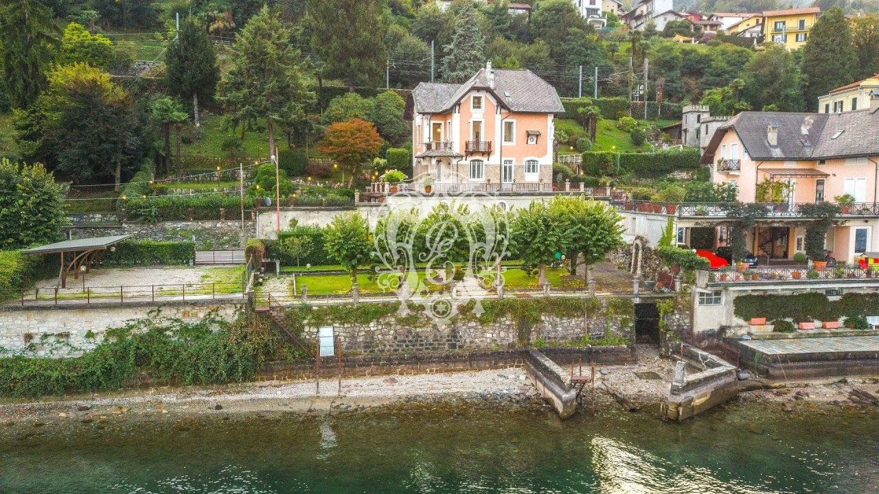 Villa in Baveno, Italy, 542 sq.m - picture 1