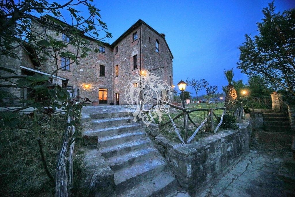 Casa adosada en Asís, Italia, 700 m2 - imagen 1