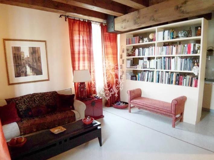 Flat in Venice, Italy, 60 sq.m - picture 1