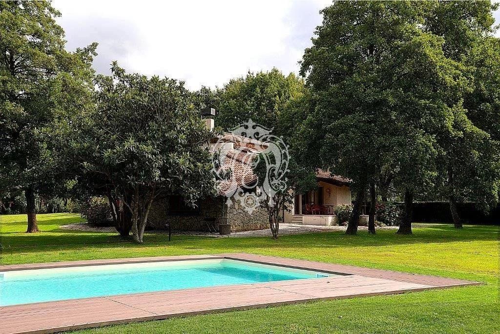Villa in Pietrasanta, Italy, 300 sq.m - picture 1