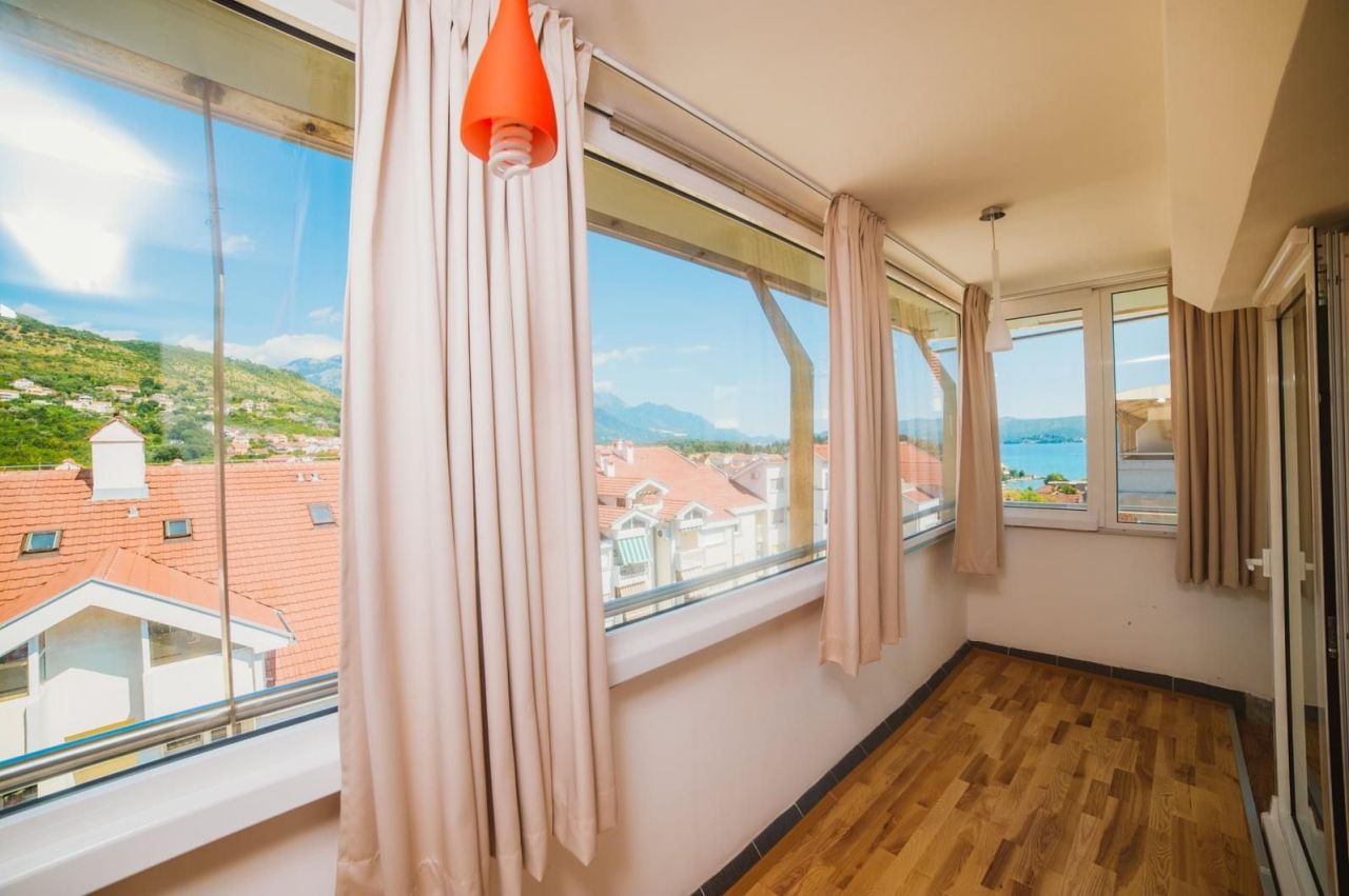 Wohnung in Tivat, Montenegro, 54 m2 - Foto 1