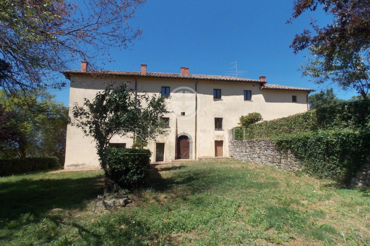 Casa en Umbertide, Italia, 850 m2 - imagen 1