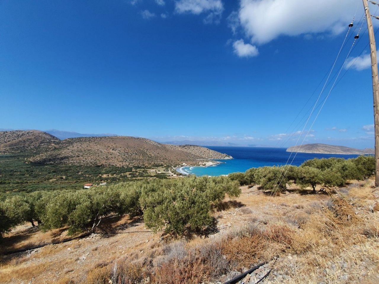 Land in Lasithi, Greece, 6 775 sq.m - picture 1