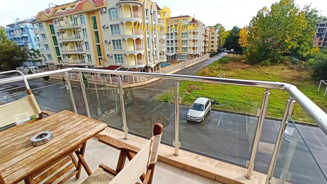 Appartement à Slantchev Briag, Bulgarie, 70 m2 - image 1
