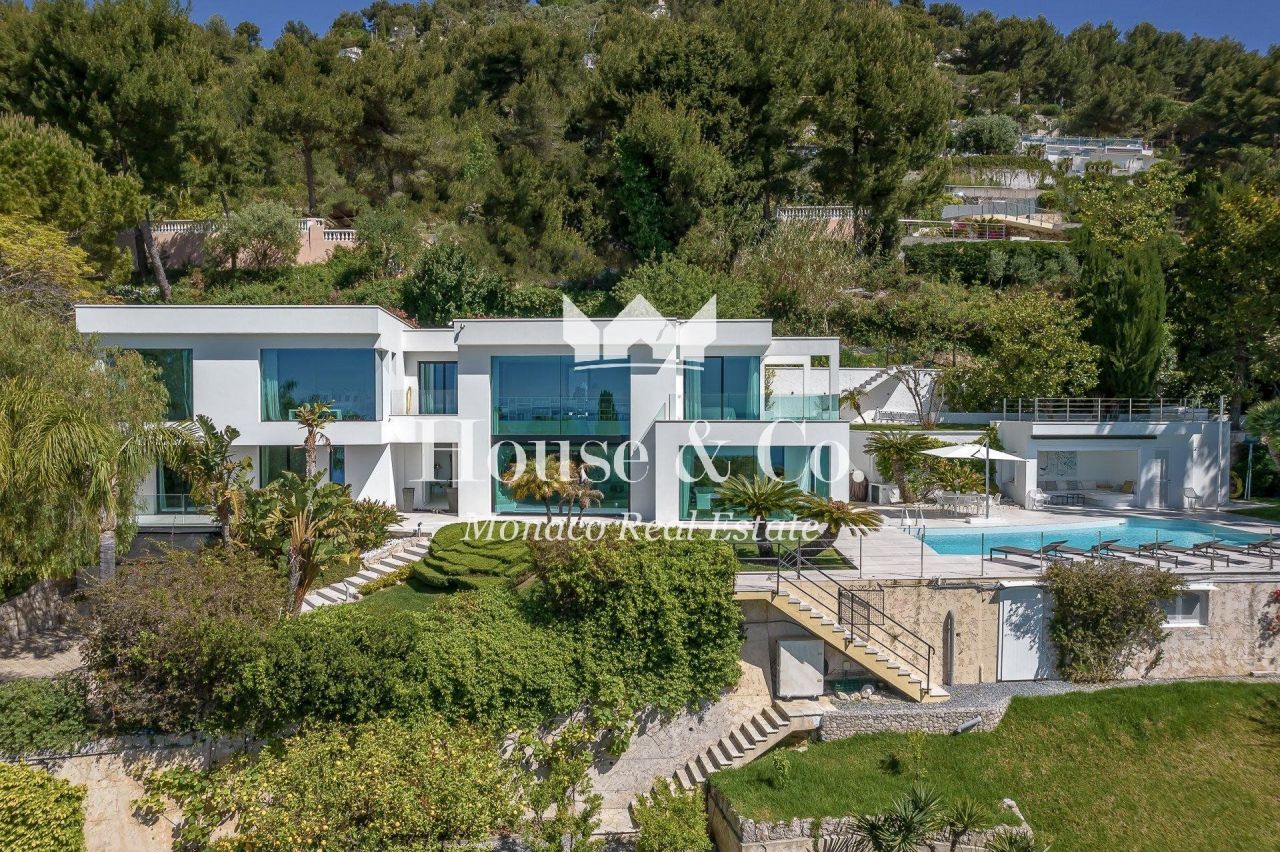 Villa à Roquebrune Cap Martin, France, 500 m2 - image 1