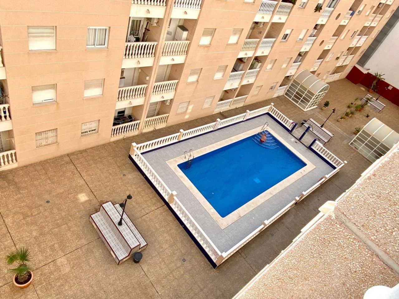 Flat in Torrevieja, Spain, 60 sq.m - picture 1