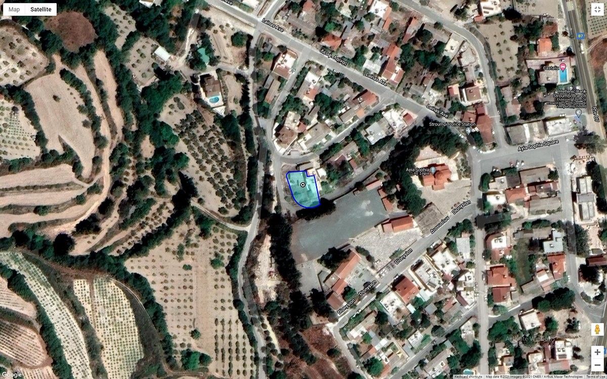 Land in Paphos, Cyprus, 511 sq.m - picture 1