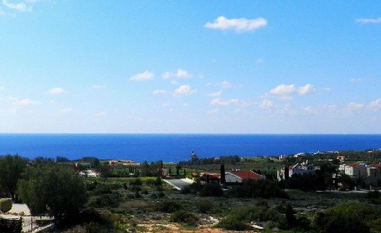 Land in Paphos, Cyprus, 1 400 sq.m - picture 1