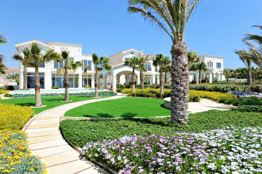 Villa in Larnaca, Cyprus, 800 sq.m - picture 1