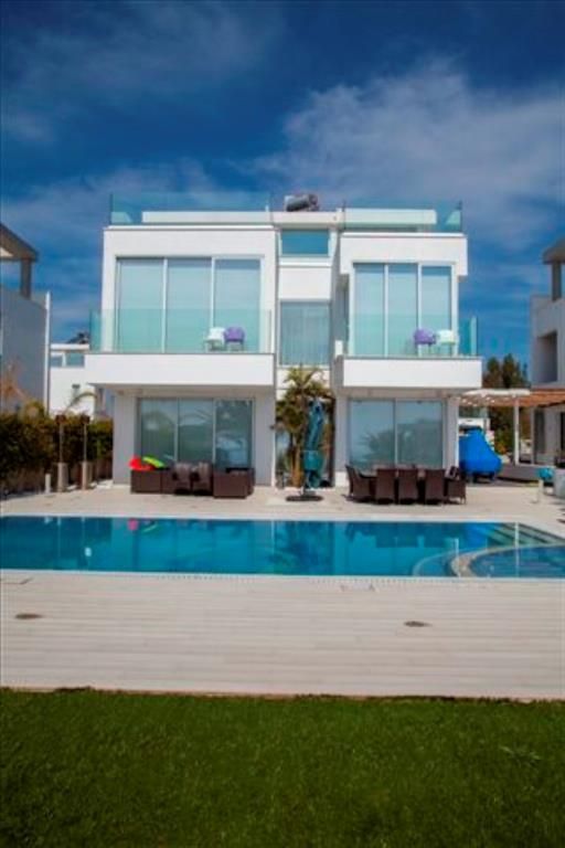 Villa en Lárnaca, Chipre, 244 m2 - imagen 1
