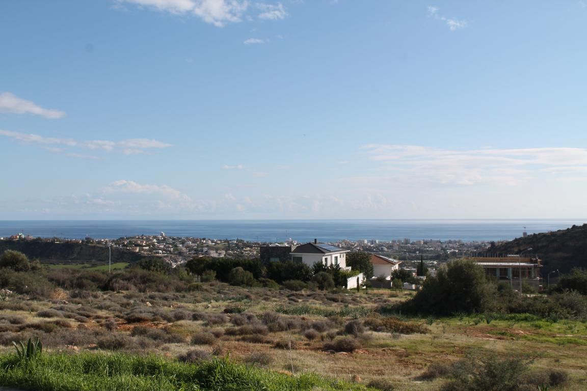Land in Limassol, Cyprus, 3 900 sq.m - picture 1