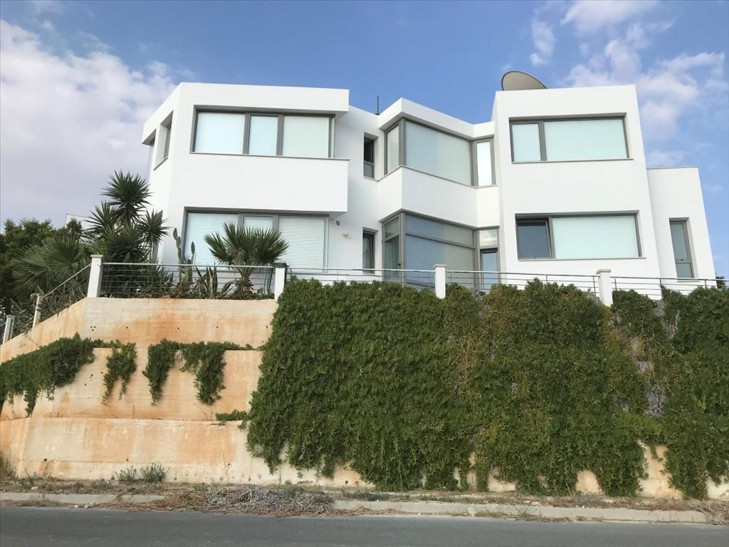 Villa in Larnaca, Cyprus, 280 sq.m - picture 1