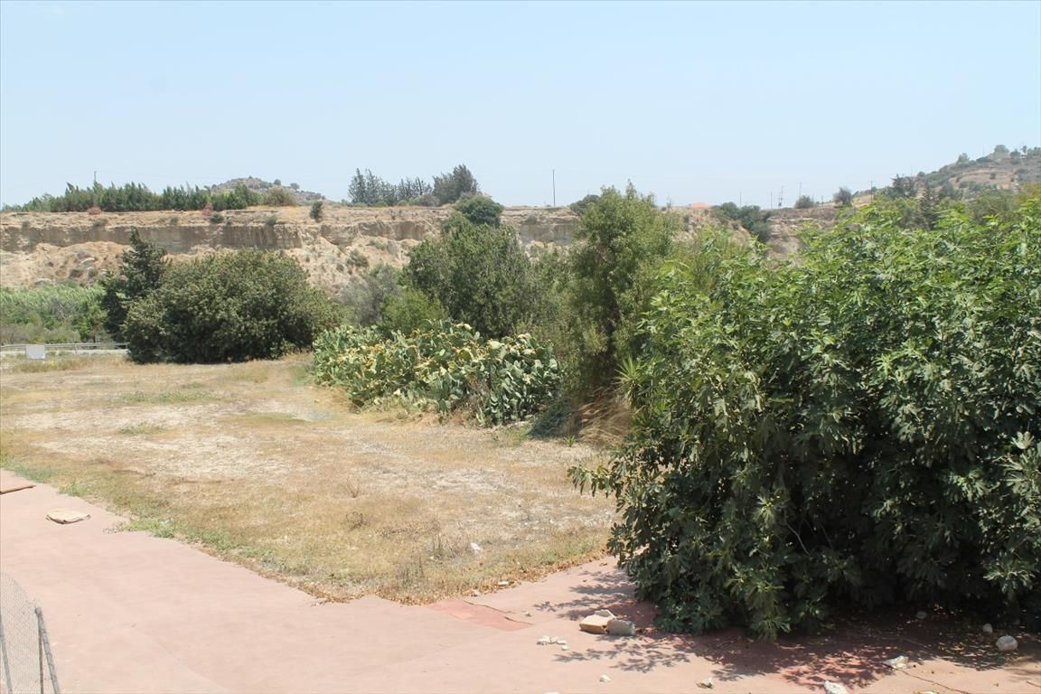 Land in Limassol, Cyprus, 3 000 sq.m - picture 1