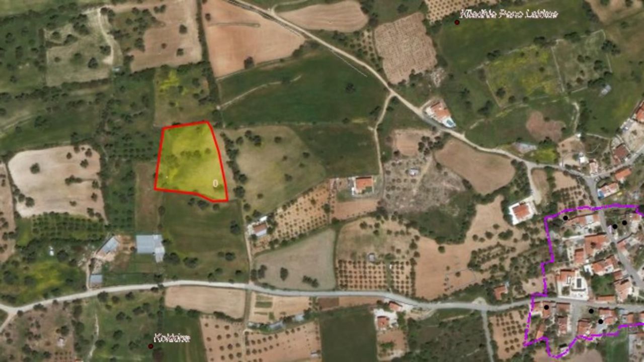 Land in Limassol, Cyprus, 4 348 sq.m - picture 1
