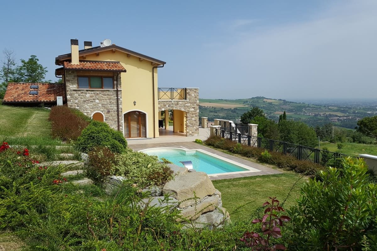 Villa in Sadurano, Italy, 370 sq.m - picture 1