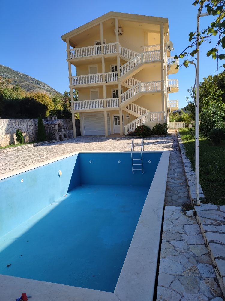 Hotel in Sutomore, Montenegro, 408 sq.m - picture 1