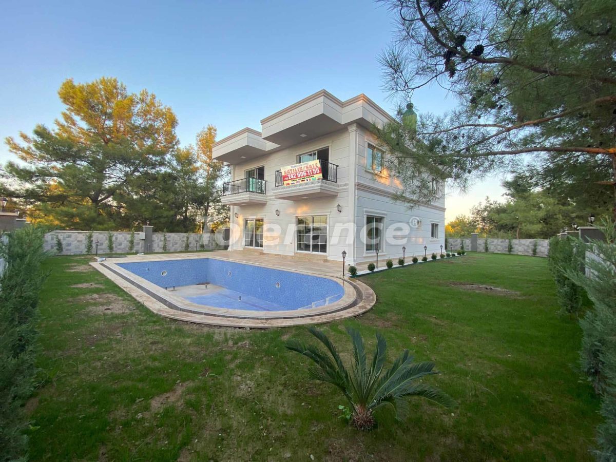 Villa in Antalya, Turkey, 370 sq.m - picture 1