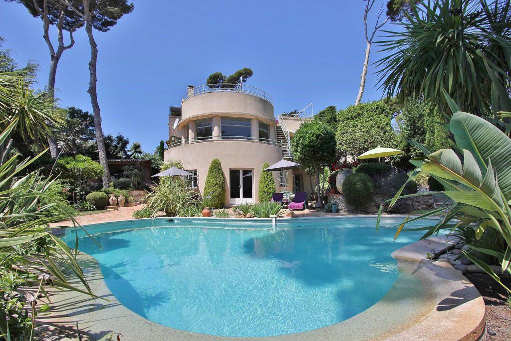 Villa in Cap d'Antibes, France, 250 sq.m - picture 1
