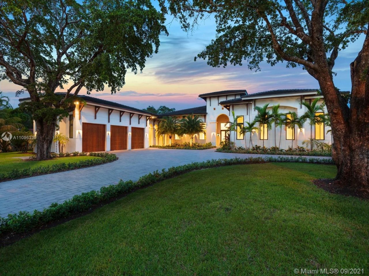 Villa in Miami, USA, 650 sq.m - picture 1