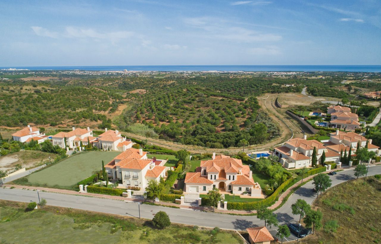 Grundstück in Obidos, Portugal, 1 105 m2 - Foto 1