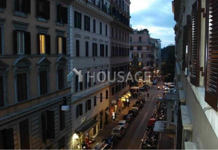 Flat in Rome, Italy, 90 sq.m - picture 1