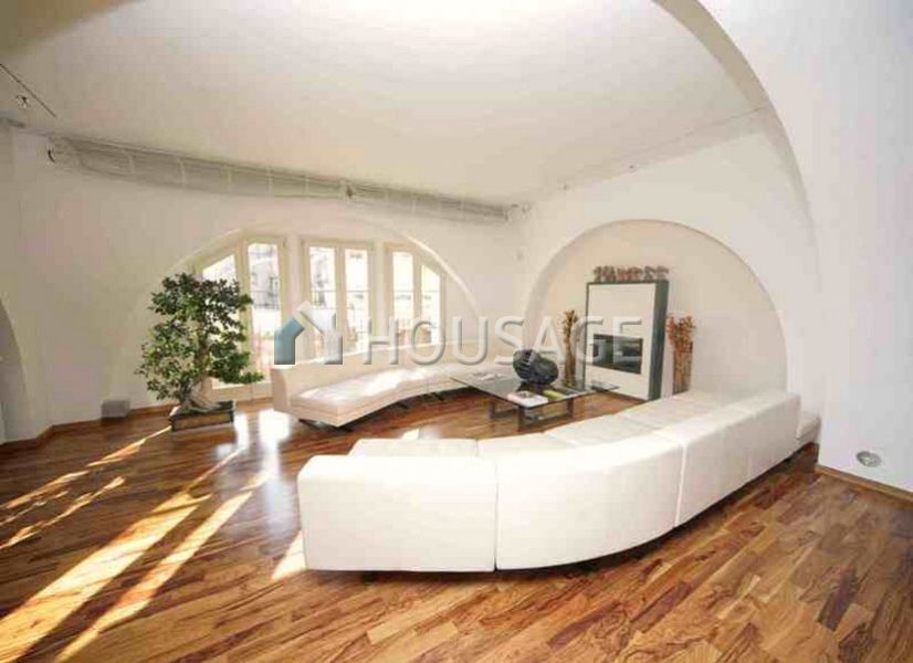 Flat in Rome, Italy, 909 sq.m - picture 1