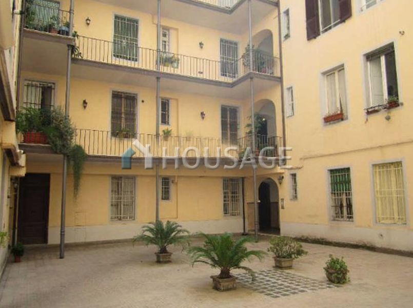 Flat in Rome, Italy, 100 sq.m - picture 1