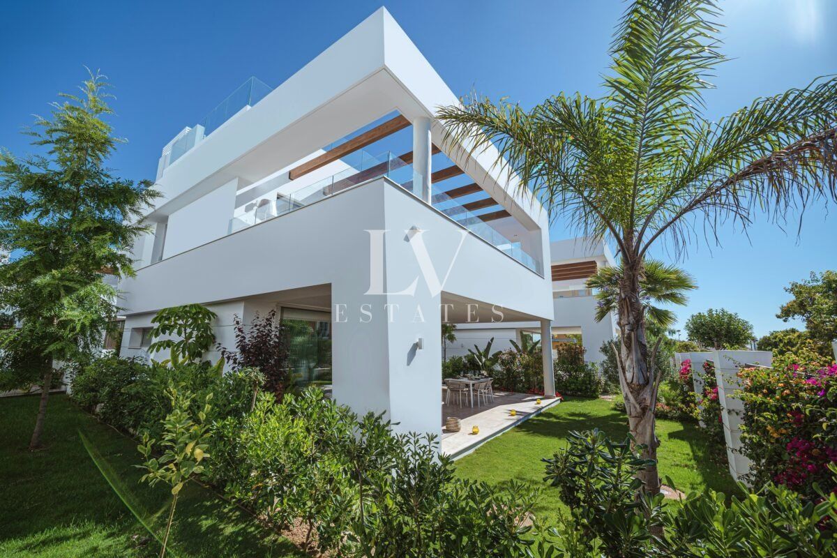 Villa in Marbella, Spain, 288 sq.m - picture 1