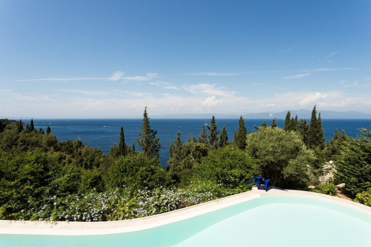 Villa on Corfu, Greece, 282 sq.m - picture 1