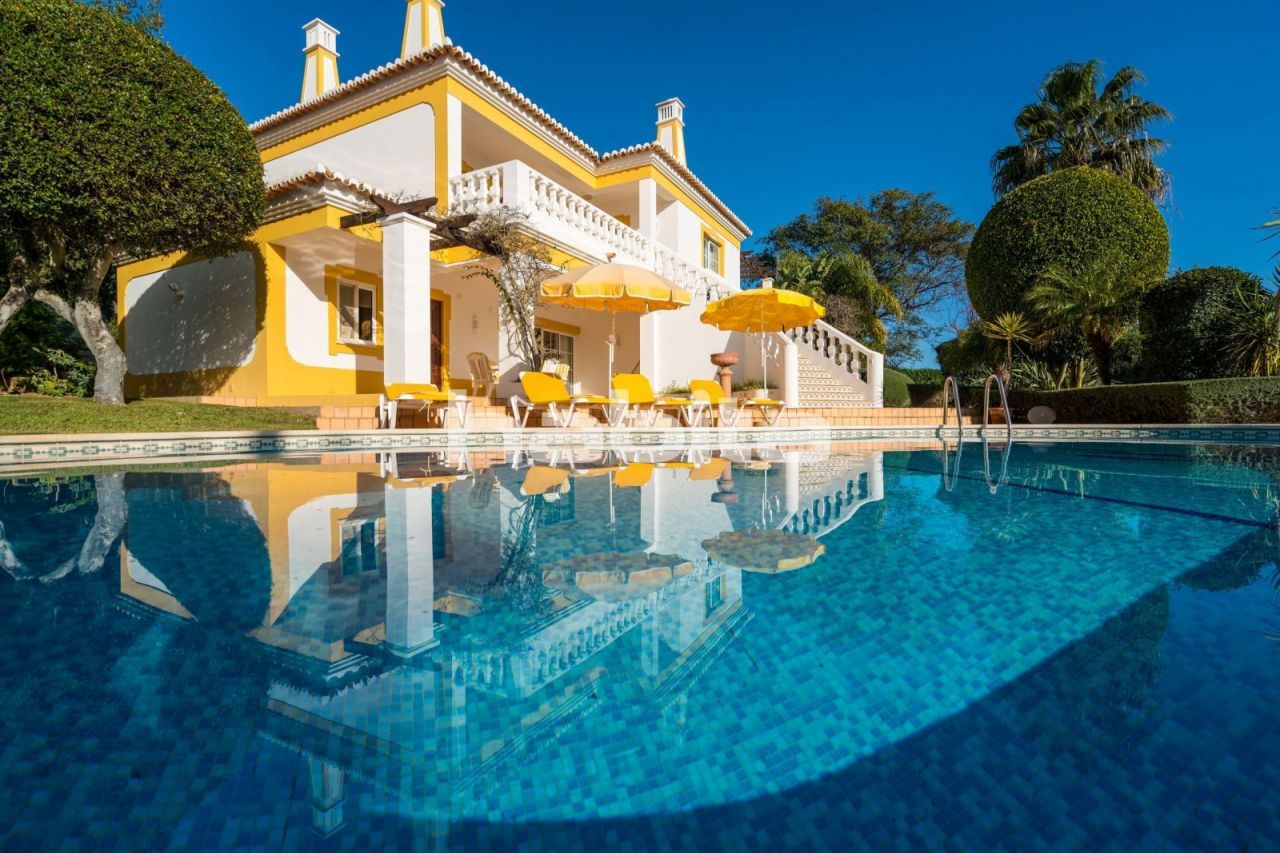 Villa in Lagoa, Portugal, 264.4 sq.m - picture 1