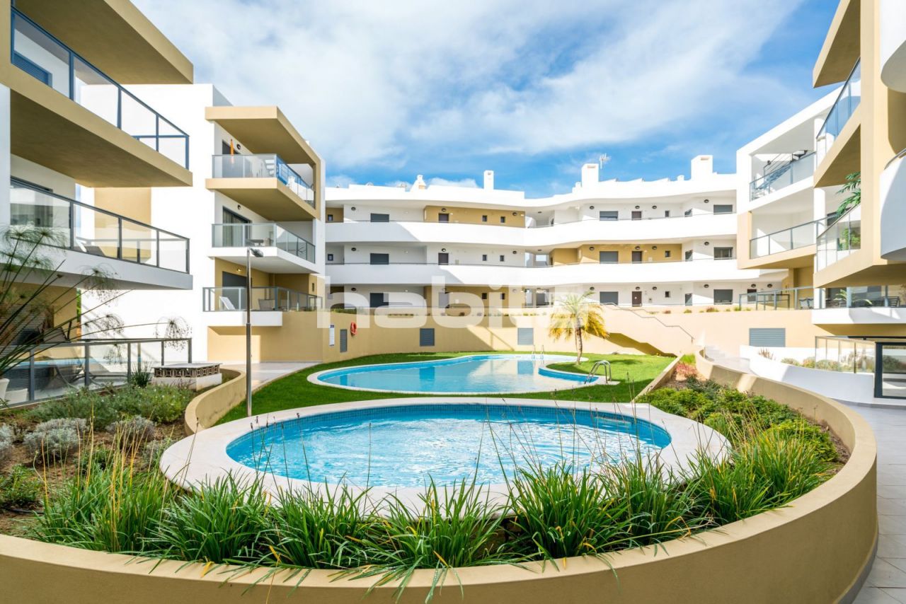Apartment in Alvor, Portugal, 84.46 sq.m - picture 1
