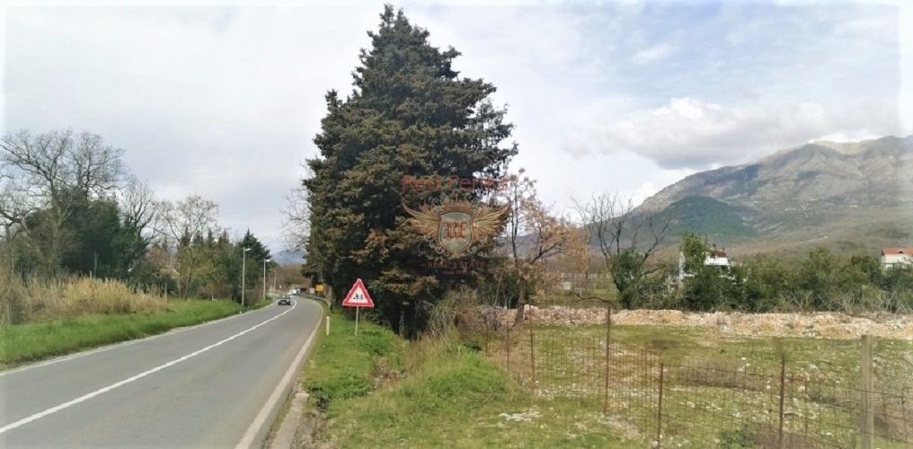 Land in Budva, Montenegro, 1 600 sq.m - picture 1