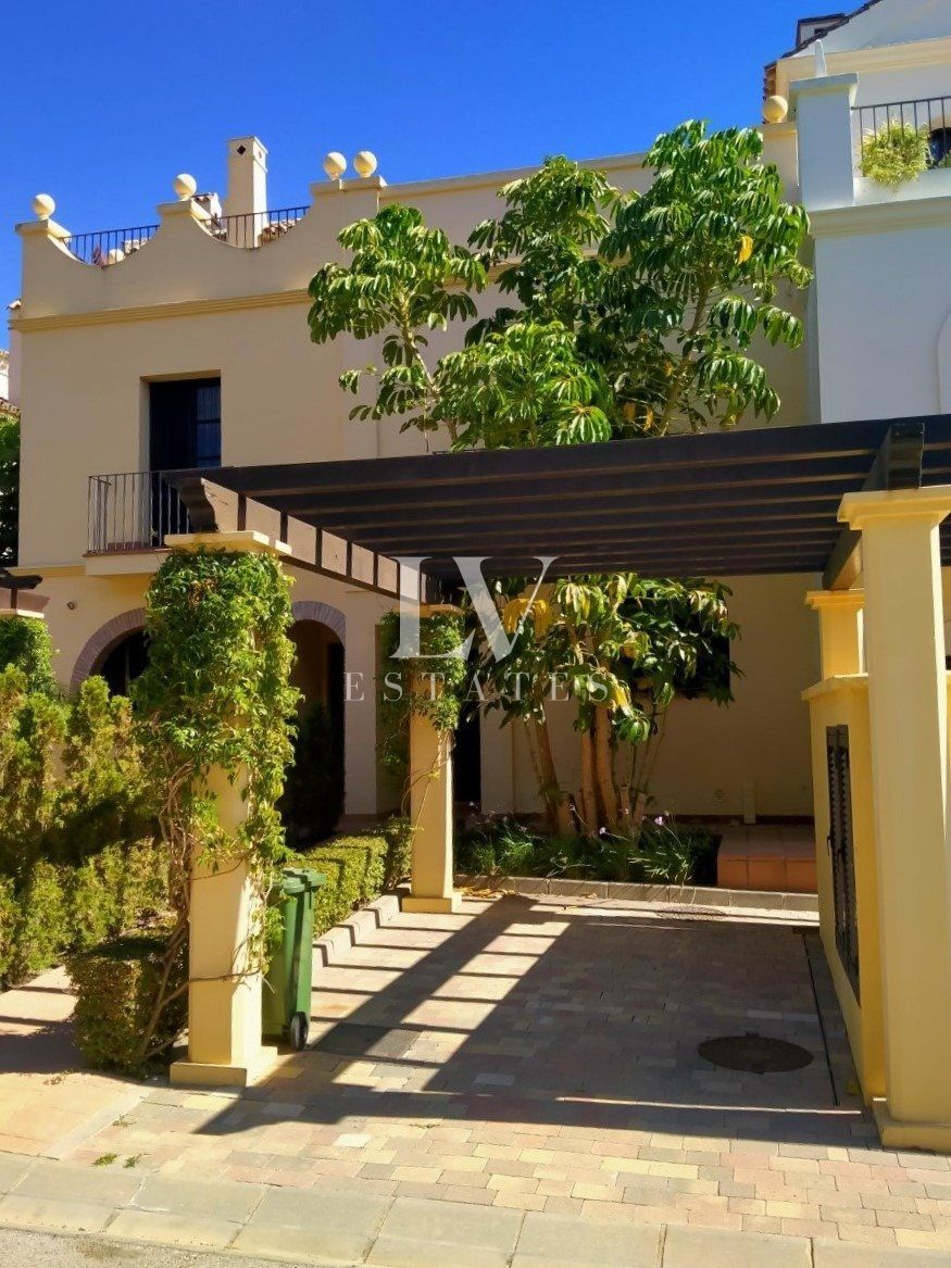 Townhouse in Sotogrande, Spain, 149 sq.m - picture 1