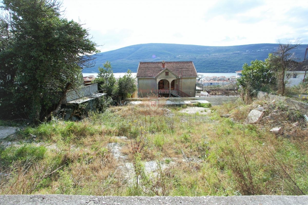 Grundstück in Herceg-Novi, Montenegro, 360 m2 - Foto 1