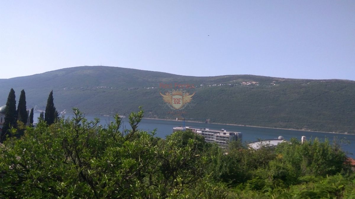 Land in Herceg-Novi, Montenegro, 605 sq.m - picture 1