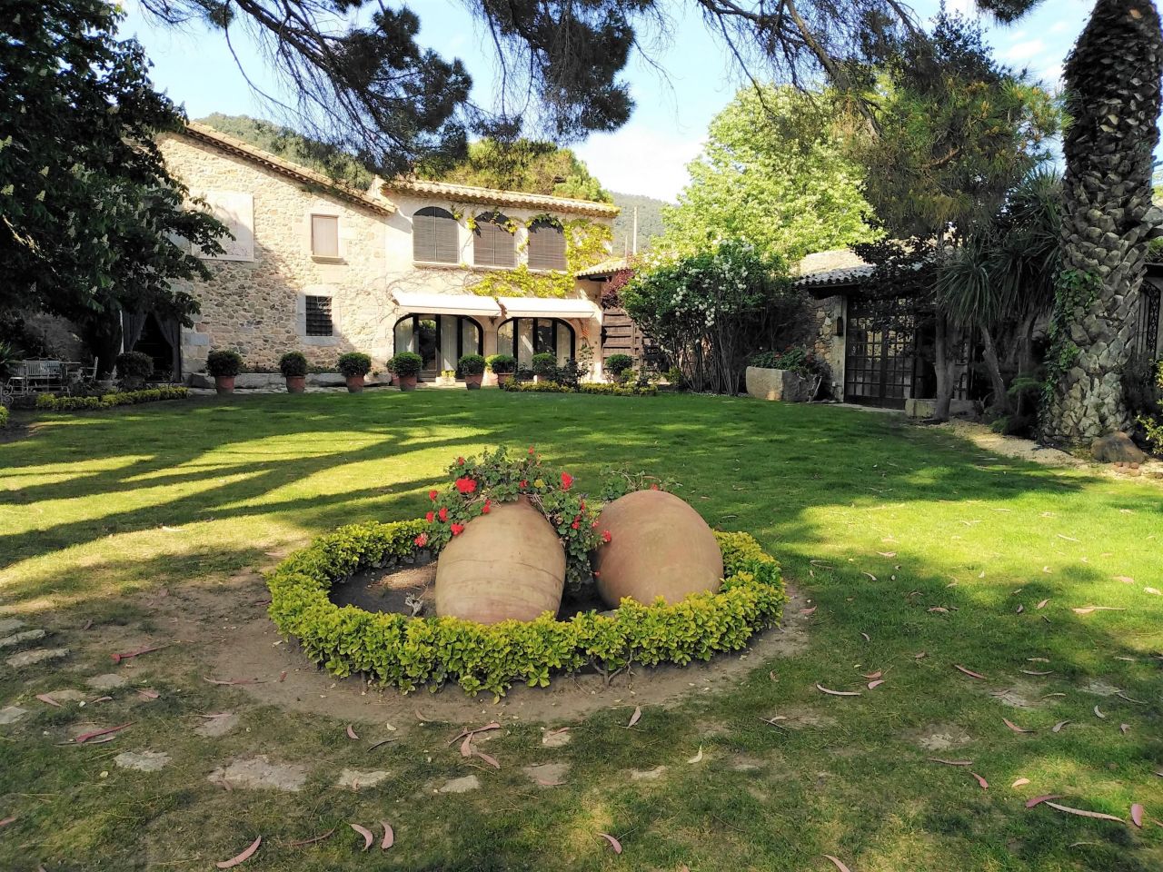 Mansion in Santa Cristina d'Aro, Spain, 926 sq.m - picture 1