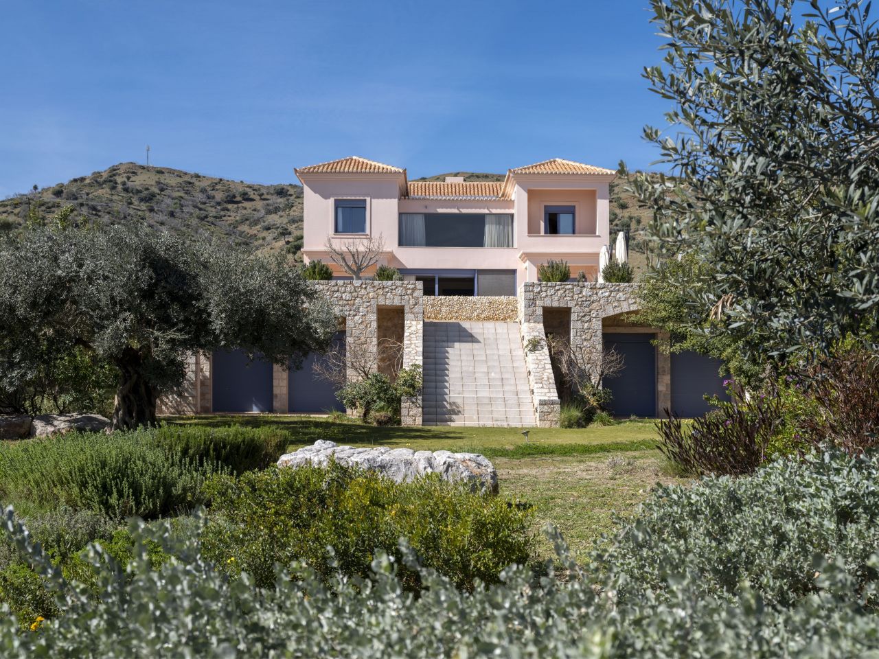 Villa in Argolis, Greece, 650 sq.m - picture 1