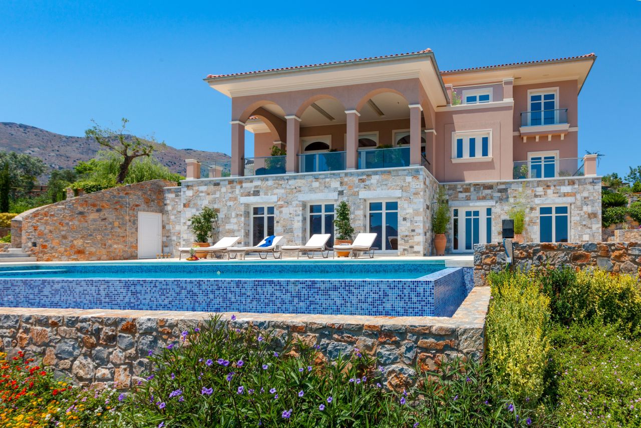 Villa in Elounda, Greece, 642 sq.m - picture 1