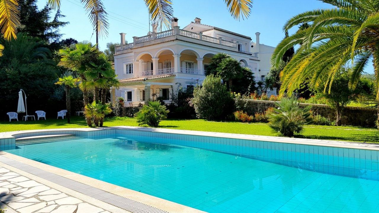 Villa on Corfu, Greece, 320 sq.m - picture 1