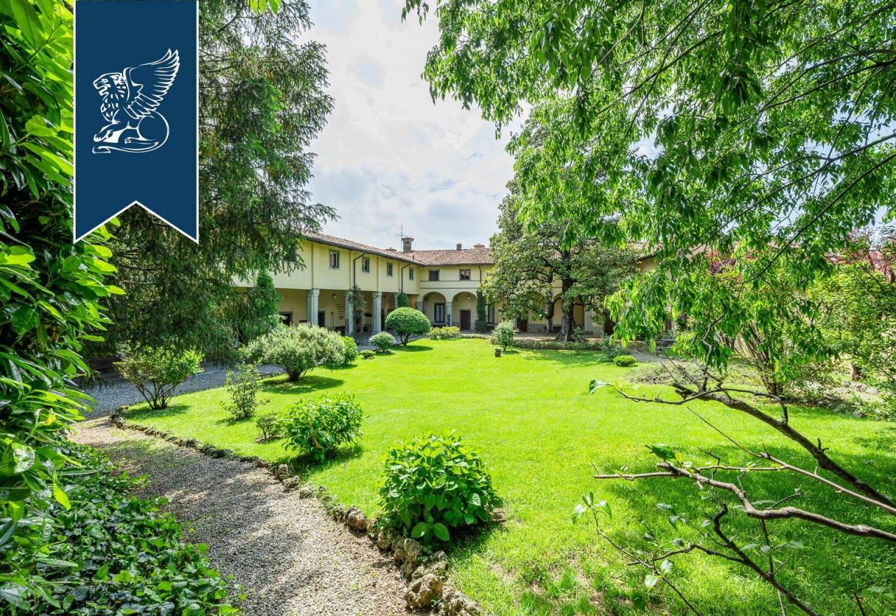 Villa en Bérgamo, Italia, 1 300 m2 - imagen 1