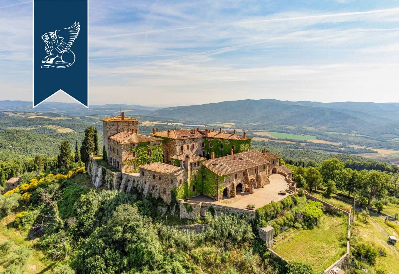 Château à Orbetello, Italie, 3 000 m2 - image 1