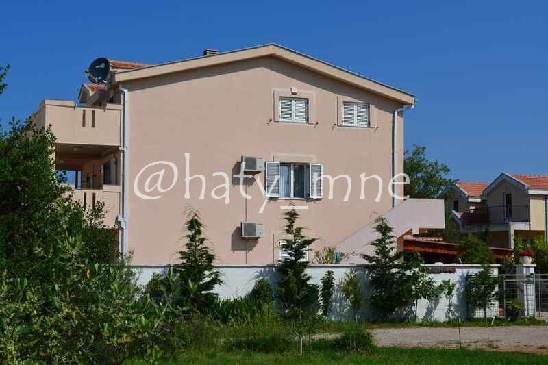 Haus in Krimovica, Montenegro, 300 m2 - Foto 1