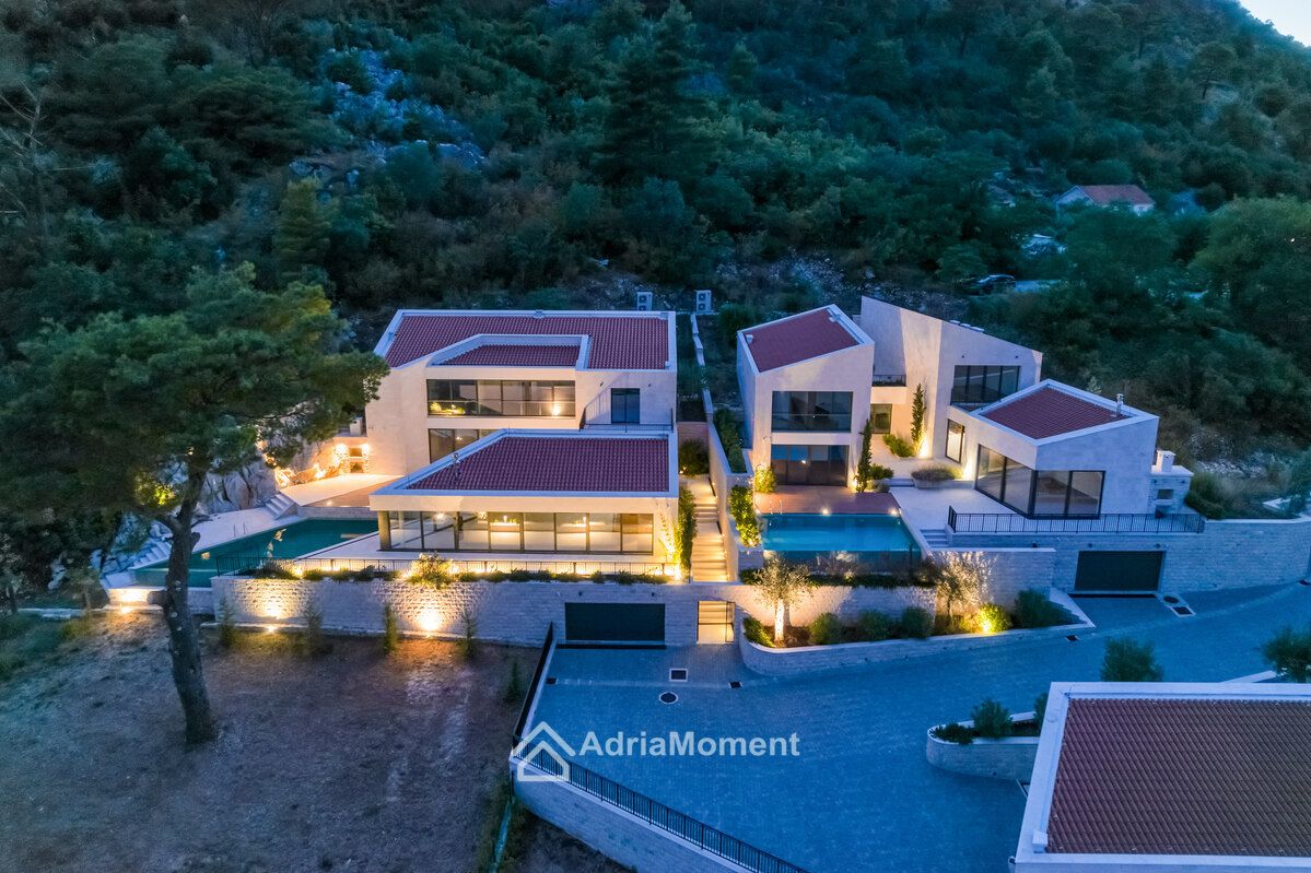Villa en Kotor, Montenegro, 373 m2 - imagen 1