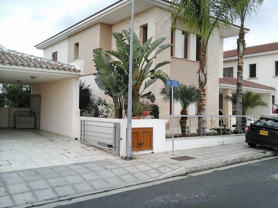 Villa in Nicosia, Cyprus, 228 sq.m - picture 1